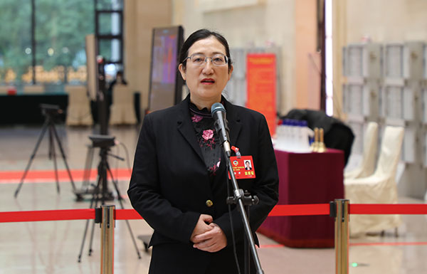 省政協(xié)委員、廣東外語外貿(mào)大學(xué)法學(xué)院副院長楊樺：促進(jìn)高校畢業(yè)生高質(zhì)量充分就業(yè)