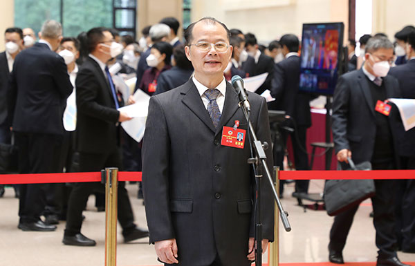 省政協(xié)委員、致公黨廣東省委會專職副主委黃小彪：高標(biāo)準(zhǔn)建設(shè)華僑經(jīng)濟(jì)文化合作試驗區(qū)