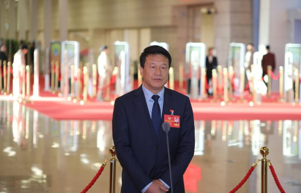 省政協(xié)委員、廣東輕工職業(yè)技術(shù)大學(xué)藝術(shù)設(shè)計學(xué)院院長桂元龍：讓體育“非遺”之花在校園綻放