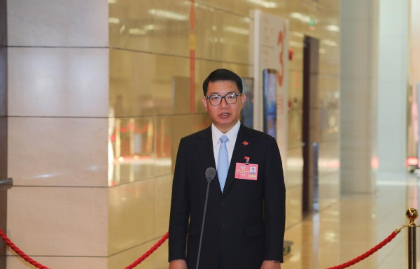 省政協(xié)委員、香港高等法院大律師、內(nèi)地執(zhí)業(yè)律師吳英鵬：促進(jìn)港澳律師融入國家發(fā)展大局